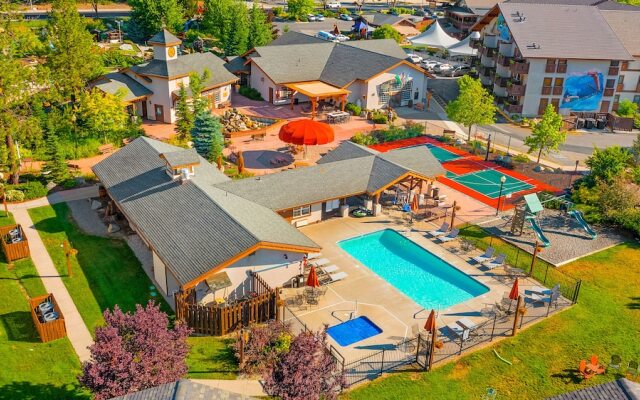 Dasha's Snowboard Track - Icicle Village