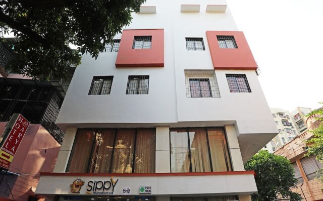 OYO 15258 Hotel Arya International