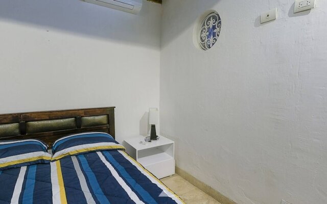 Luxury Large Apartment With Colonial Balcony