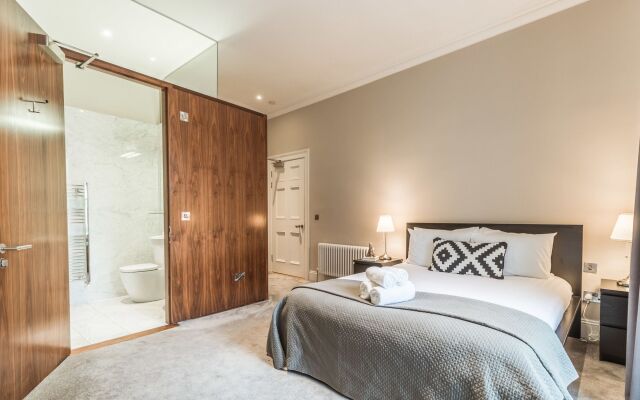 William Butler Yeats Suite by 5STARSTAY