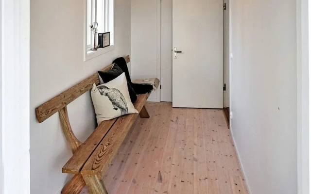3 Person Holiday Home in Hok