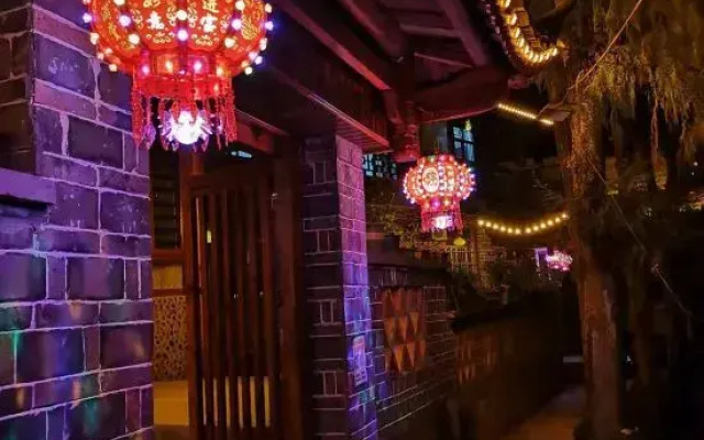 Songlin Qingxue Homestay (Furongzhen Scenic Area Entrance Shop)