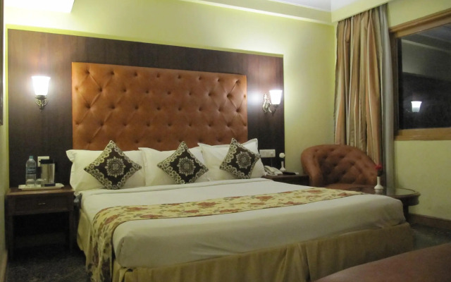 Hotel Ritz Plaza