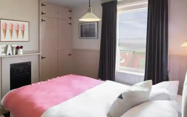 Whitstable - 3 Beds - Sleeps 6 - Pet Friendly