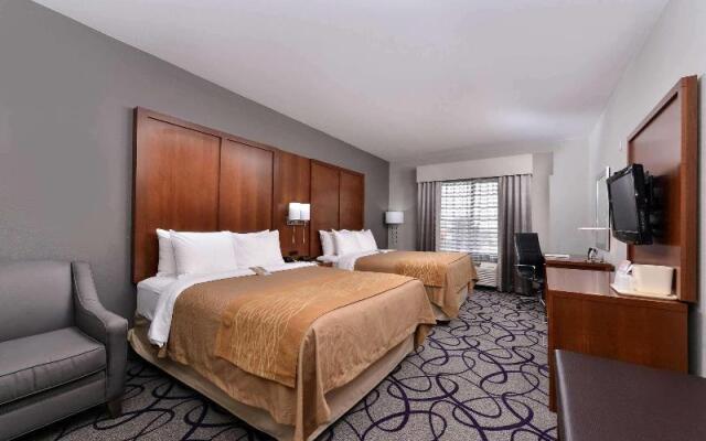 Holiday Inn Express and Suites Frisco