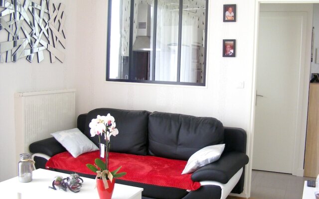 Apartment With one Bedroom in Grandcamp-maisy, With Furnished Garden and Wifi