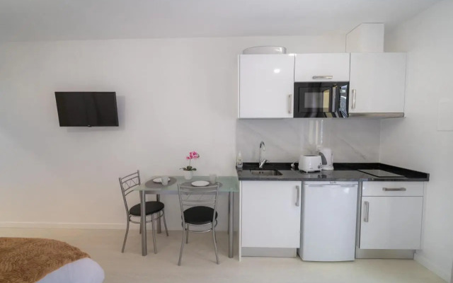 Fernandes House