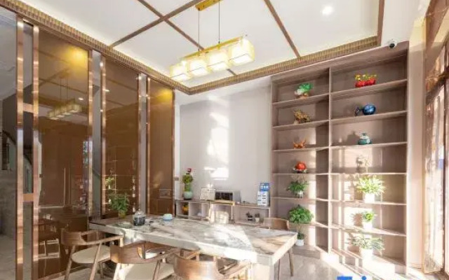 Homeinn Ripple Cloud Hotel (Wuhan Dongxihu Five Rings Sports Center)