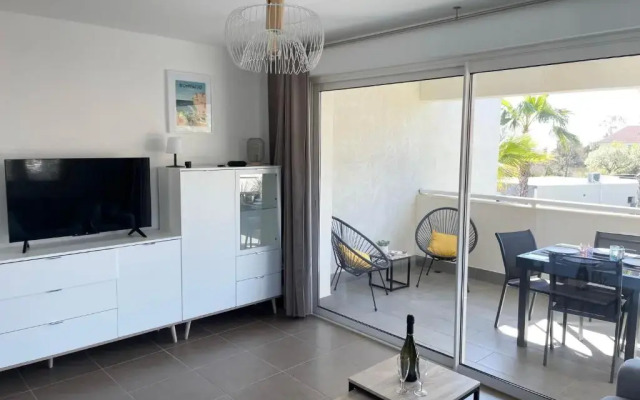 Appart T2 de 40m2 pieds dans l'eau + piscine
