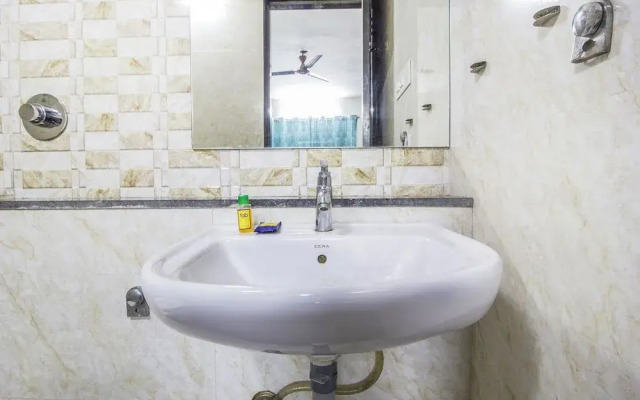 FabHotel House Khas Suites
