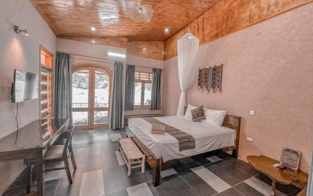 Sky Bay Lodge – Guest Rooms – Ha Giang
