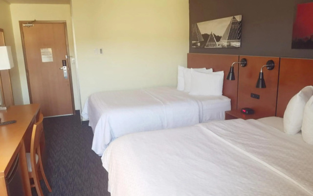 Travelodge by Wyndham Edmonton West