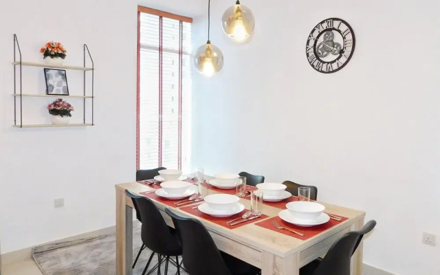 Luton Vacation Homes Continental Tower