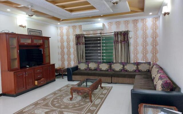 Beautiful 3-bed House in Islamabad