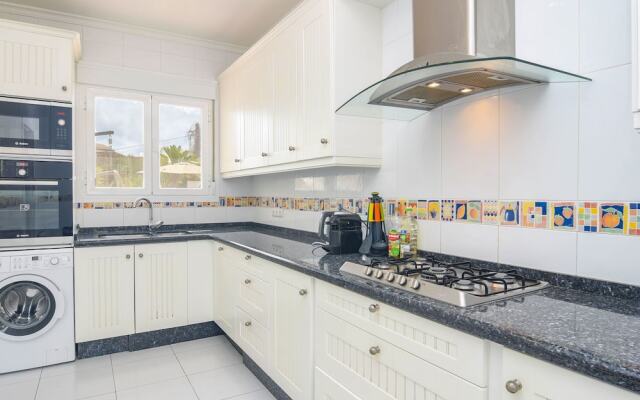 Tranquil Holiday Home in Moraira With Private Pool