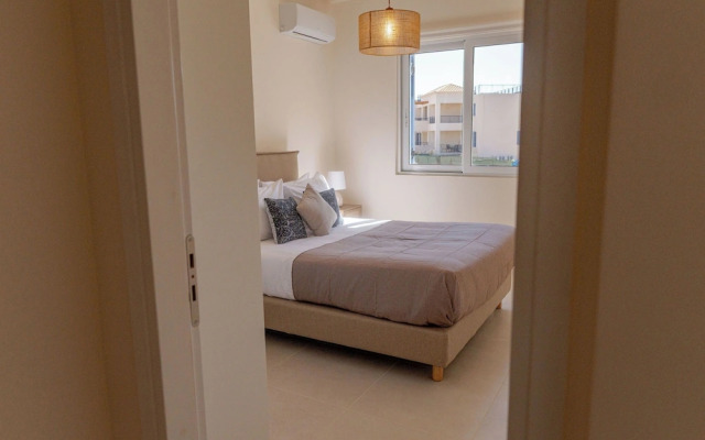Phaedrus Living: Seaside Thalassa Cretan 103