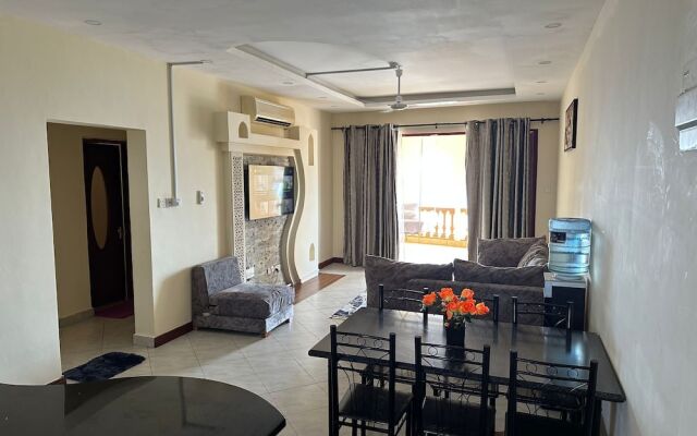 Cool Breeze Beachfront Apartments