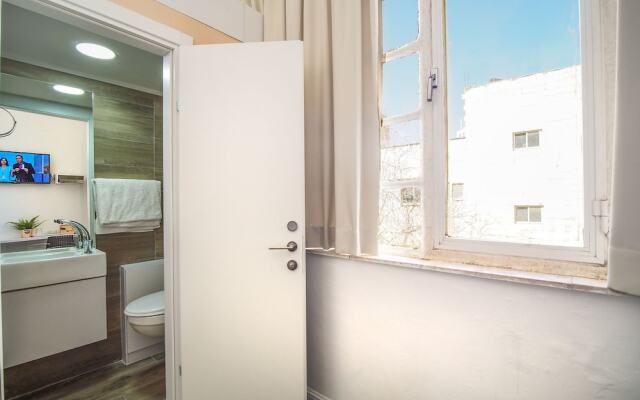 Paamonim Studios - Adults only