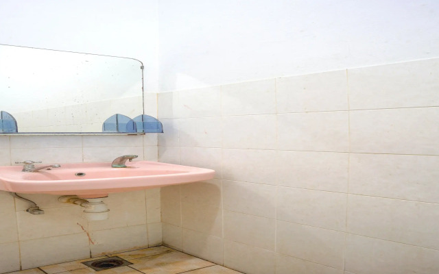 OYO 92609 Guest House Malay Singkawang