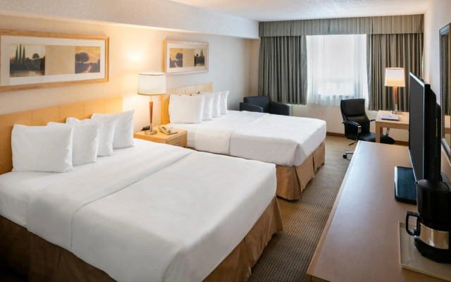 Quality Hotel & Suites Montreal East
