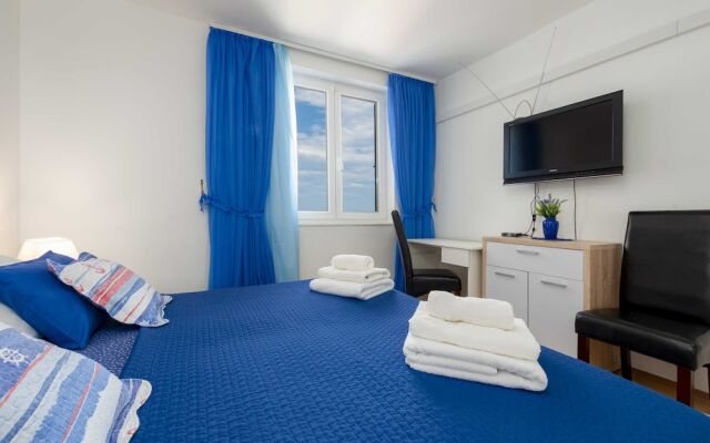 Blue Harmony Sea View Apartment