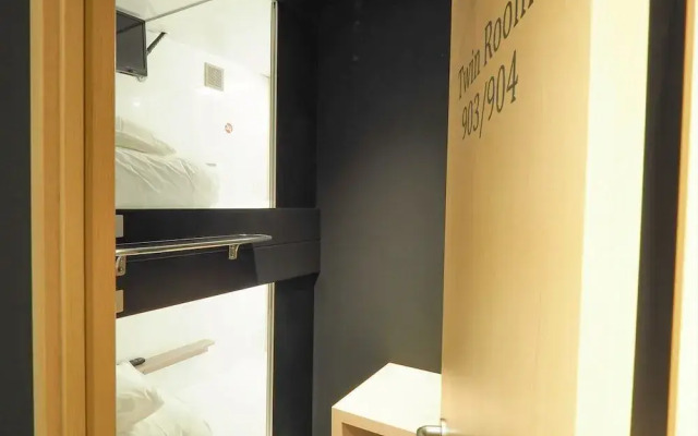 LEO YU CAPSULE HOTEL Funabashi