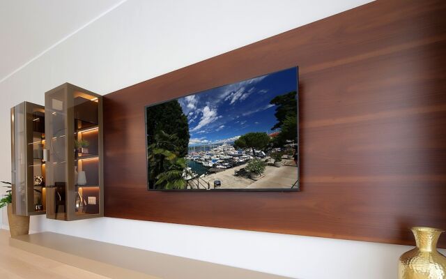 Stylish Apartment 100m from the Beach