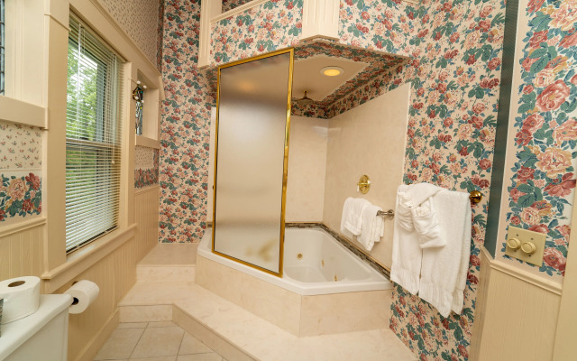 Yelton Manor Bed & Breakfast