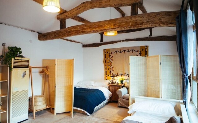 Chestnut Little Yard