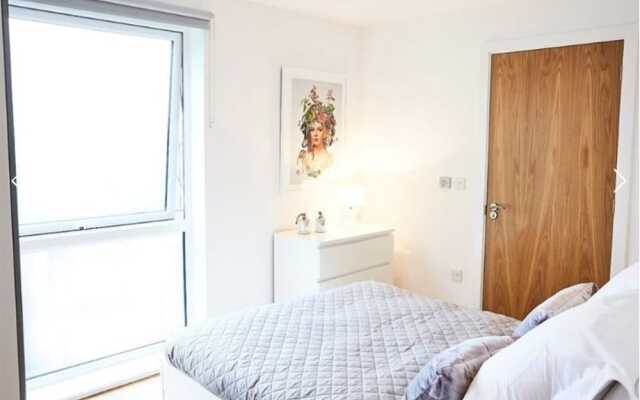 Lovely 2-bed Apartment in Salford