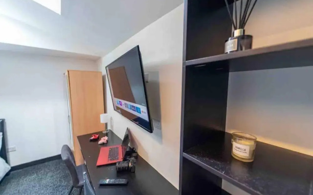 Ground Floor Cosy Studio Close to the City