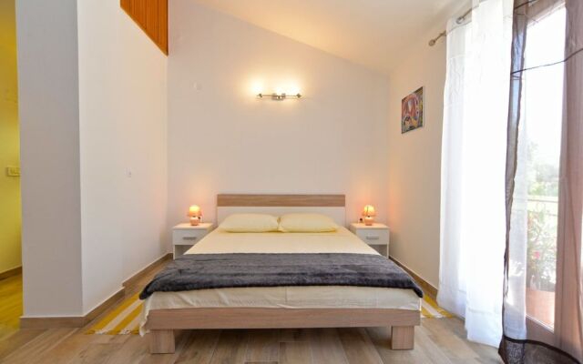 Apartment 1674