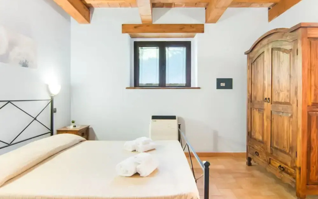 Agriturismo in the Appenines with Covered Swimming Pool & Hot Tub