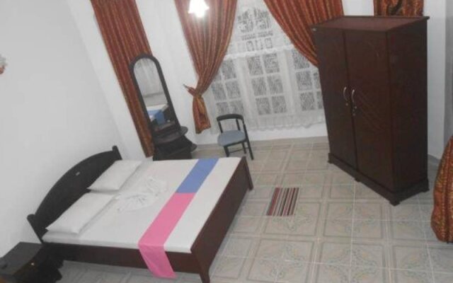 Kandy Casual Tourist Hotel