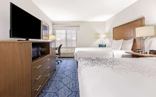 La Quinta Inn & Suites by Wyndham NE Long Beach/Cypress