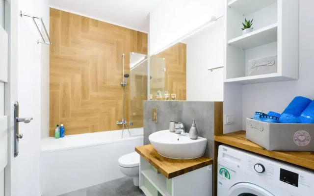 M&R Apartament Airport Konstruktorska 7