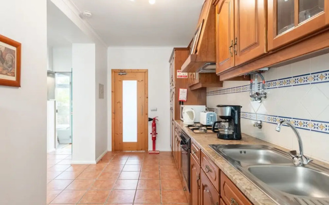 Dolivia Cela in Cela