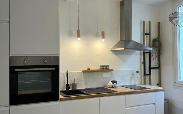 Bright T2 Of 34 M Renovated In The Downtown