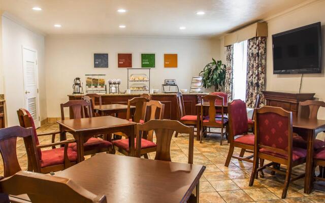 Comfort Inn & Suites Lancaster Antelope Valley