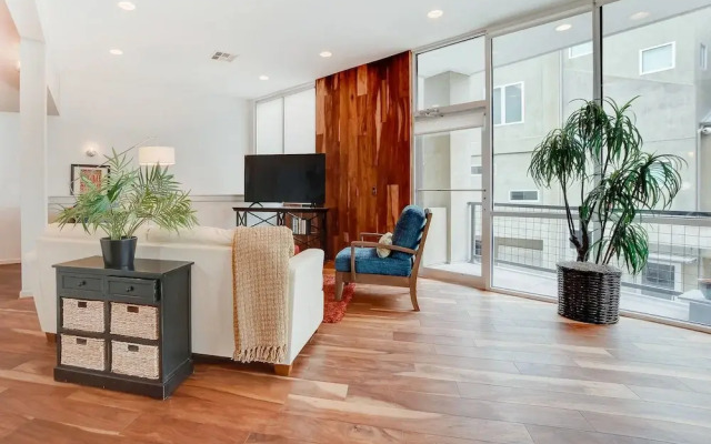 1500 Summit St Townhouse Unit 7