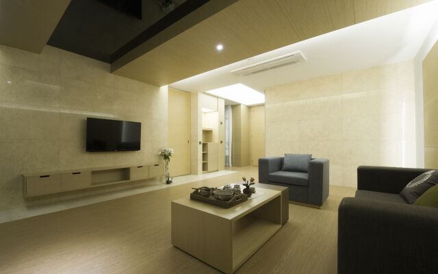 Luston Villa & Hotel