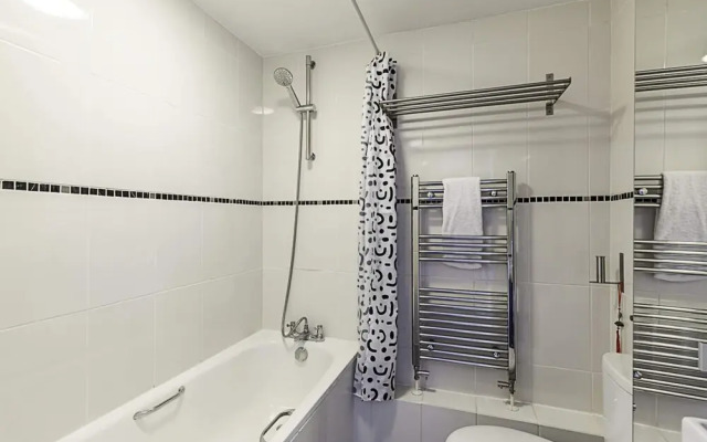 Cosy Angel Flat: Tube Nearby, Stunning Views!