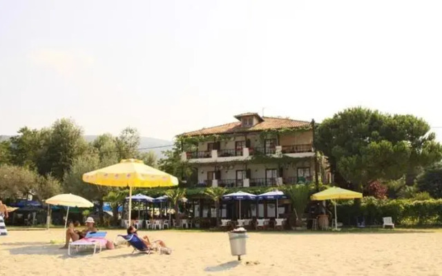 Heraklia Beach Camping & Apartments