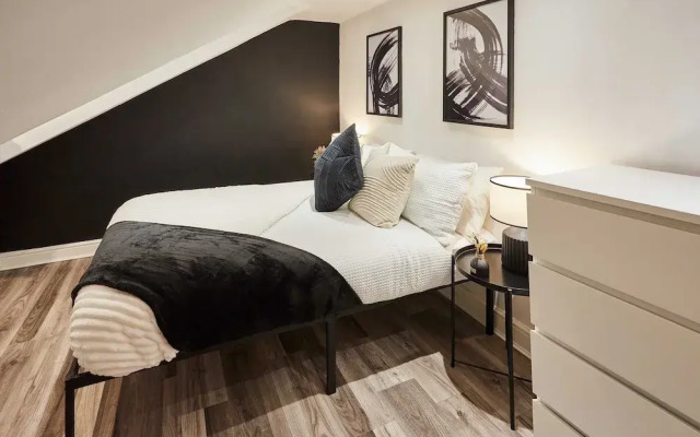 Host Stay Trafalgar Road