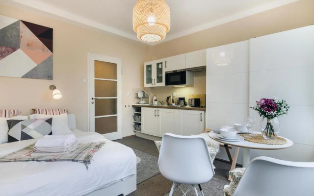 Old Town Studio Apartment