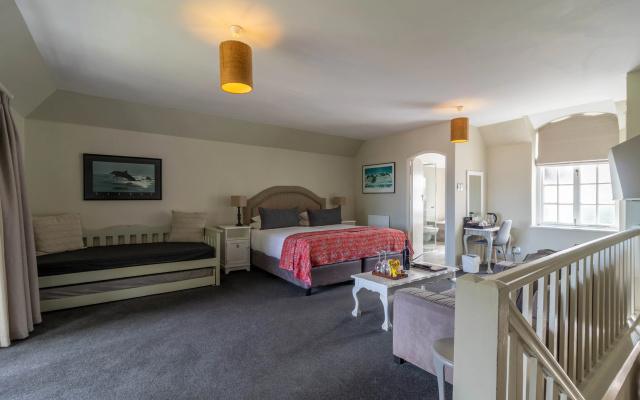 Whale Rock Luxury Lodge