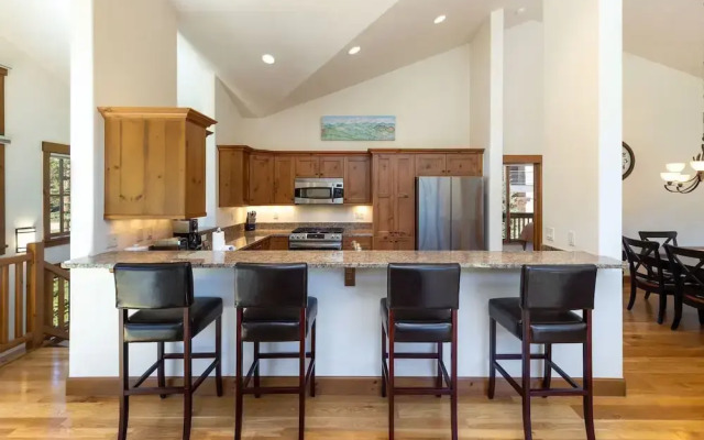 43 Thackwell 3 Bedroom Condo