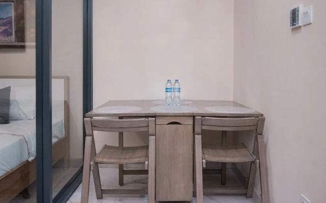 Warm And Cozy 1Br At The Smith Alam Sutera Apartment