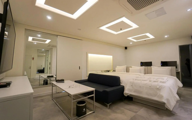 E.Kklim Classic Hotel