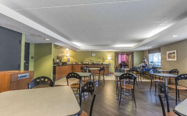 Quality Suites Whitby